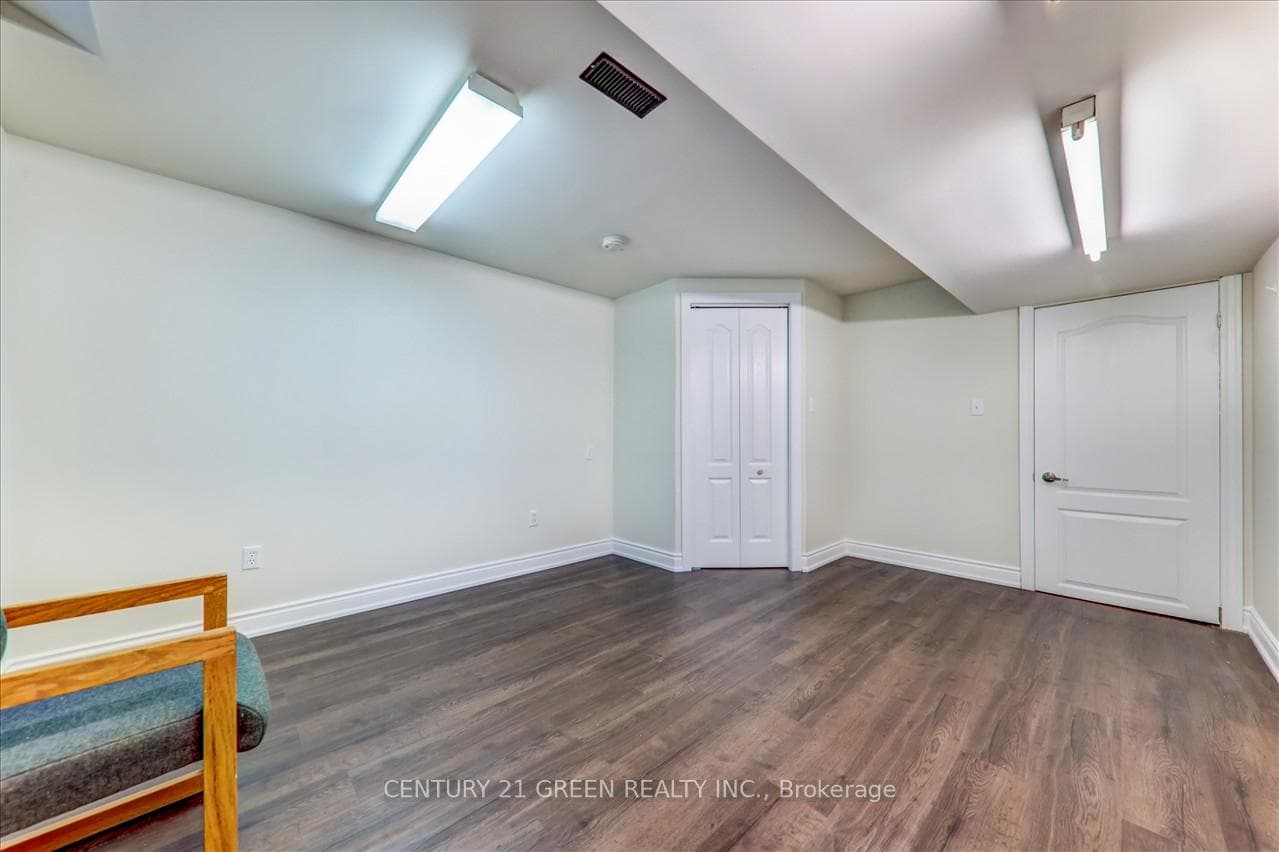 57 Madill Crescent photo 25