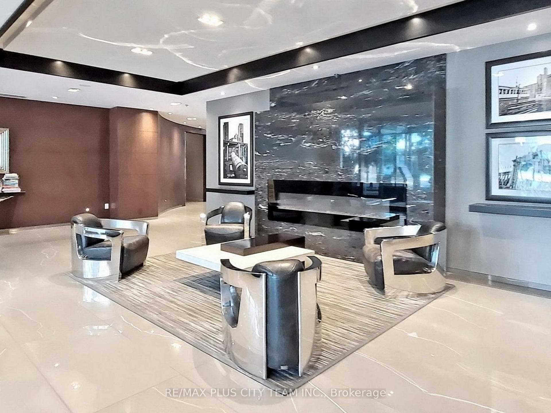 231 Fort York Boulevard Unit 1811 photo 36