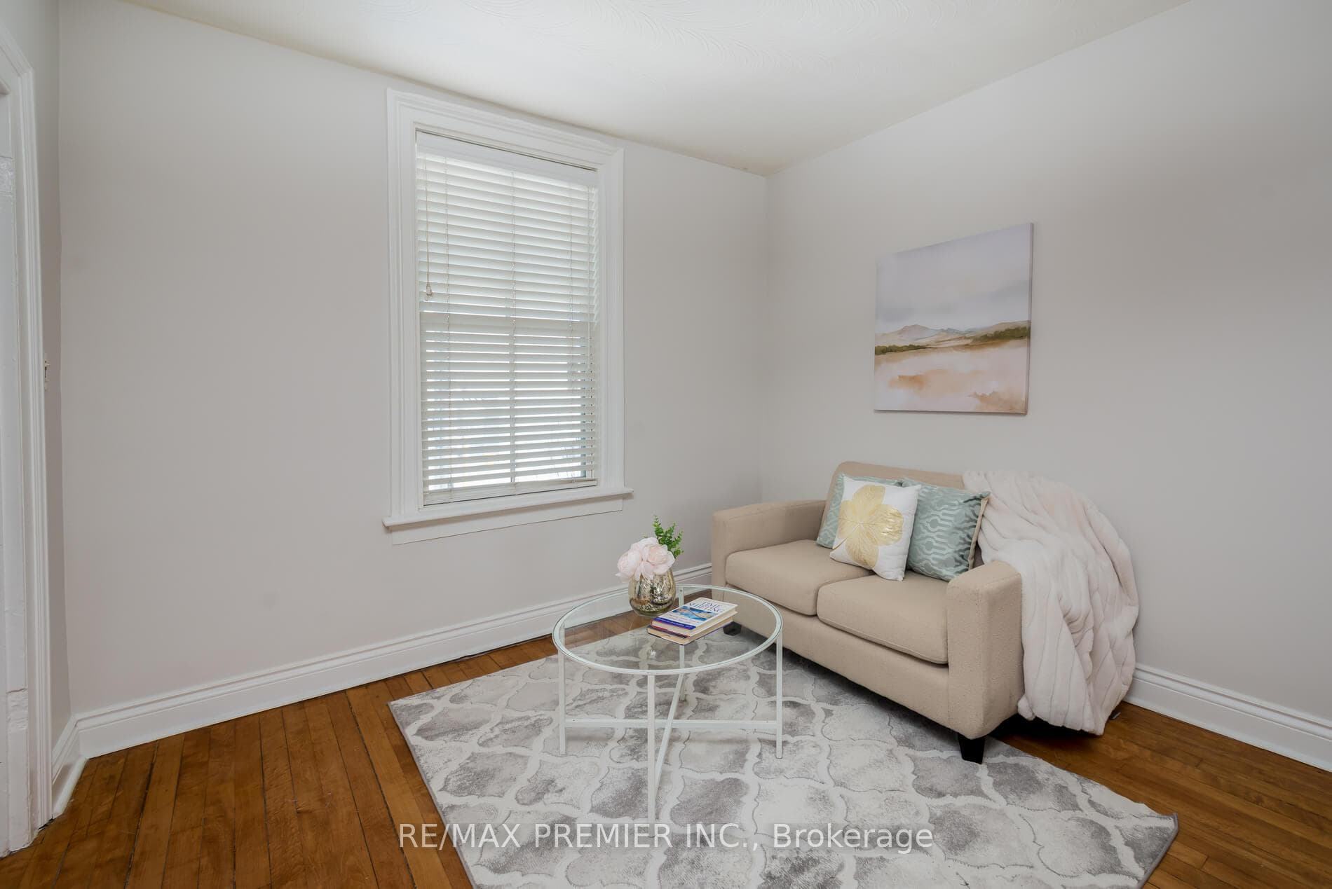 15 Elizabeth Street photo 9