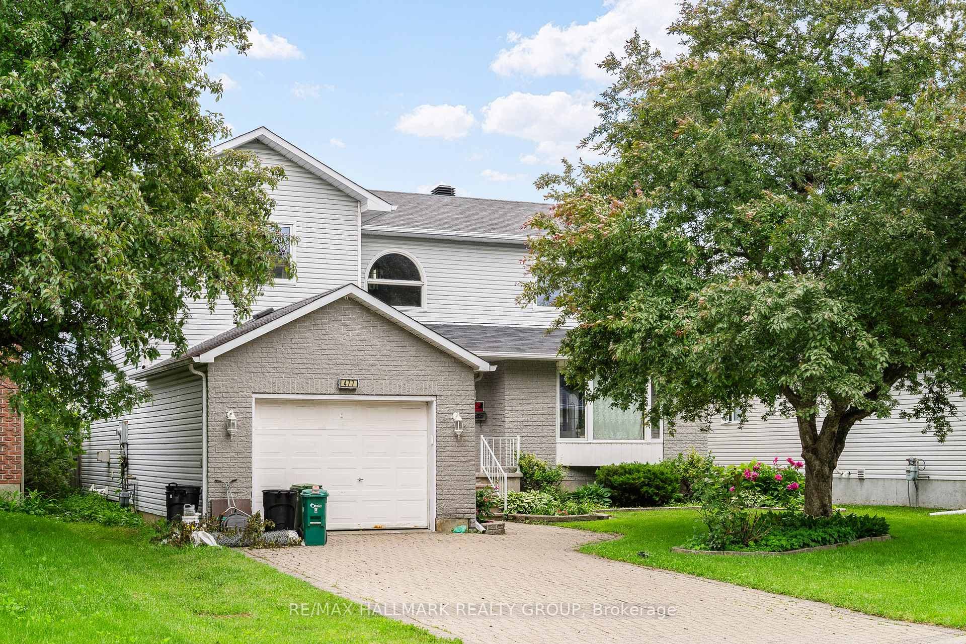 477 DUVERNAY Drive photo 2