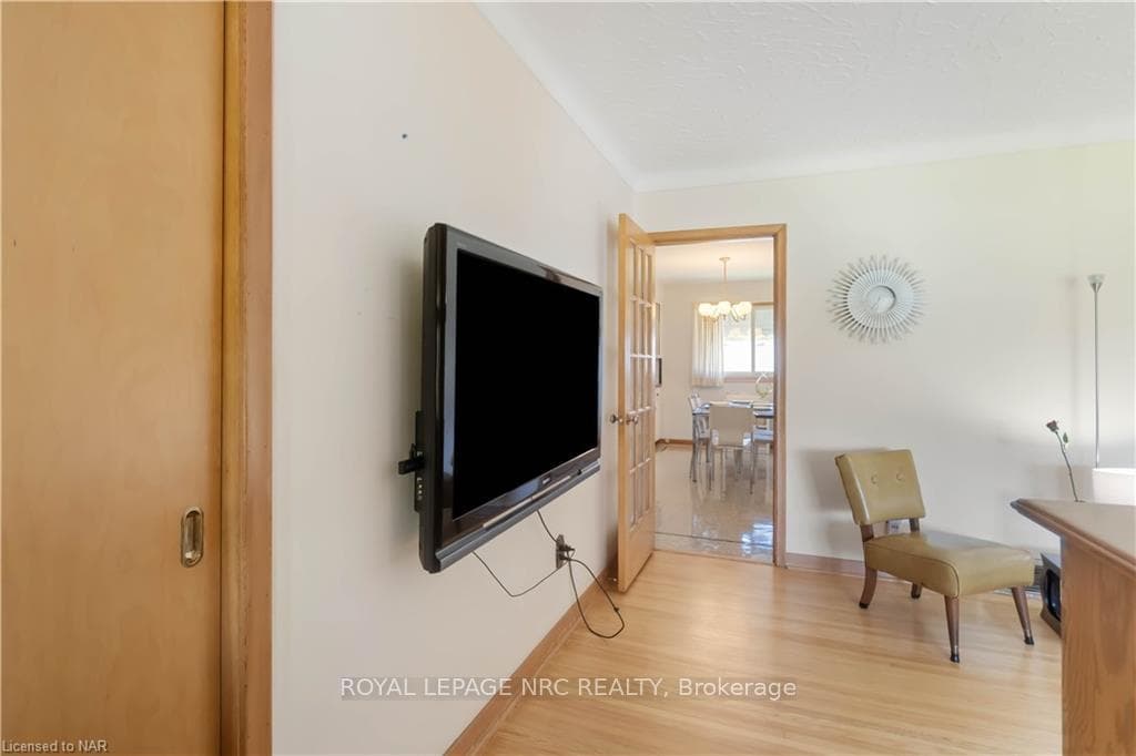 7151 DORCHESTER Road photo 10