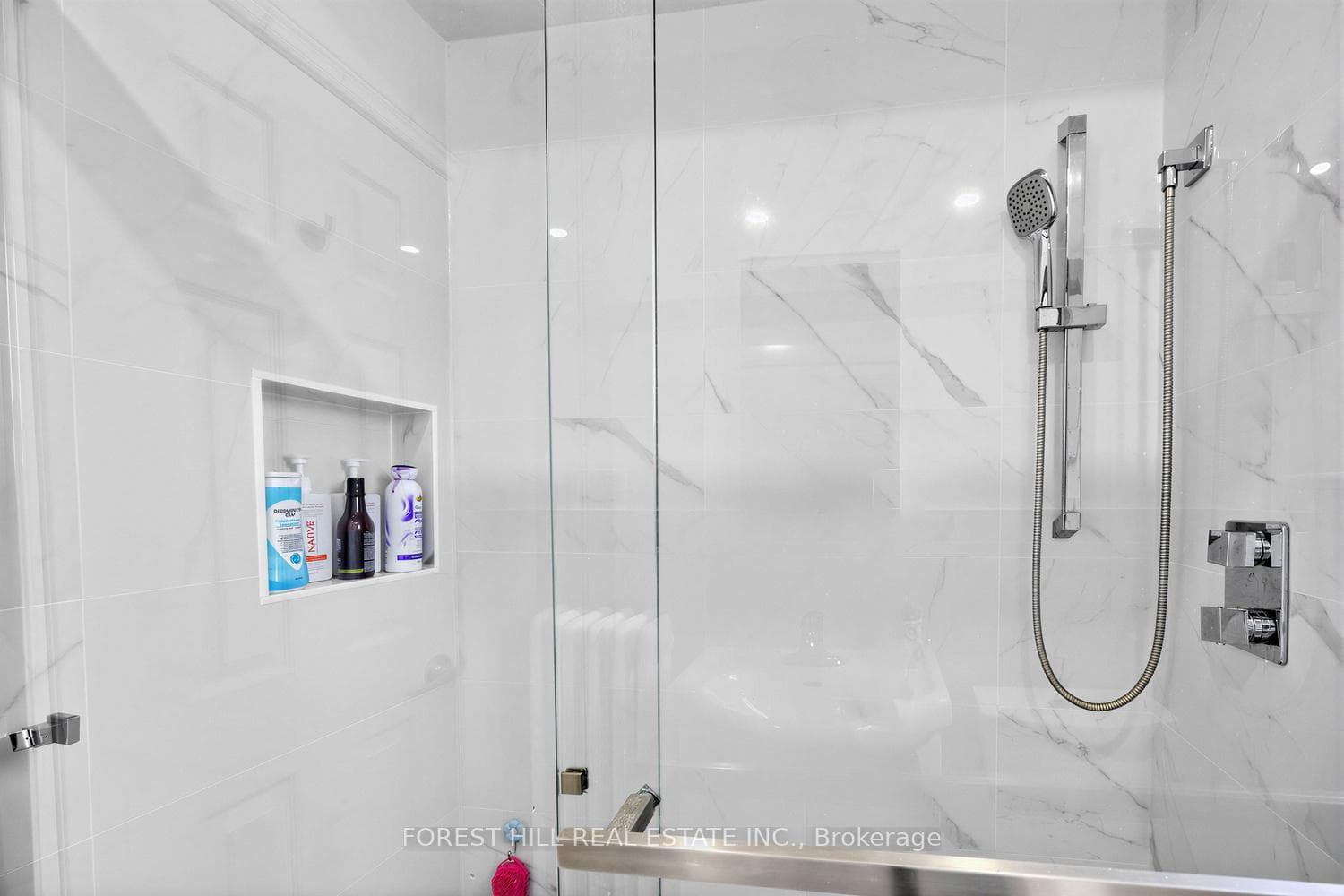101 Holwood Avenue photo 11