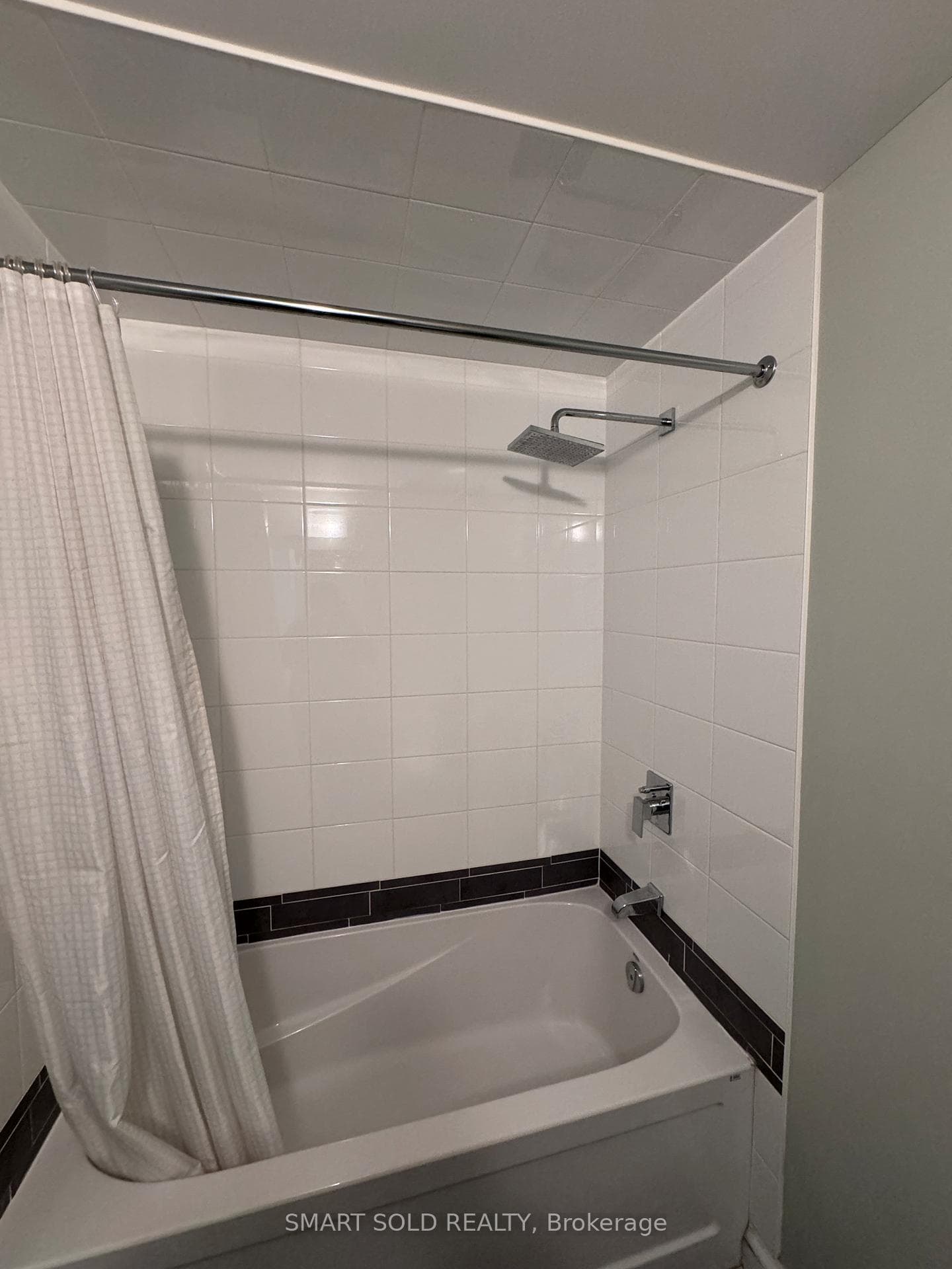 190 Borough Drive Unit Uph3601 photo 15