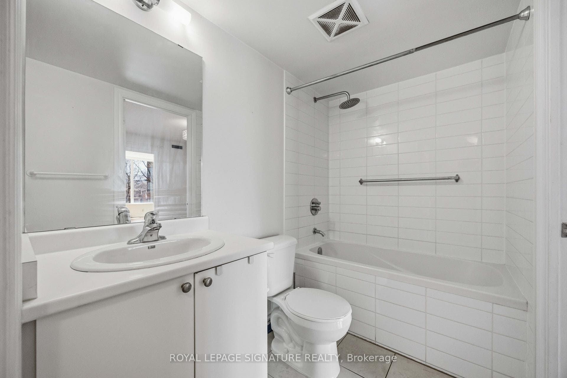 280 Donlands Avenue Unit 208 photo 19