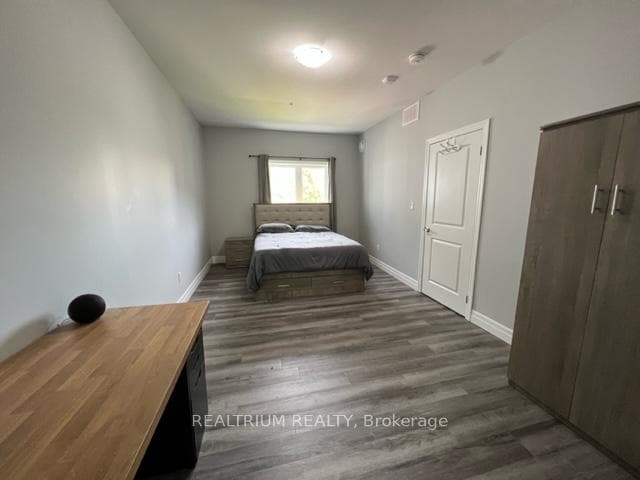 501 Frontenac Street Unit 410 photo 31