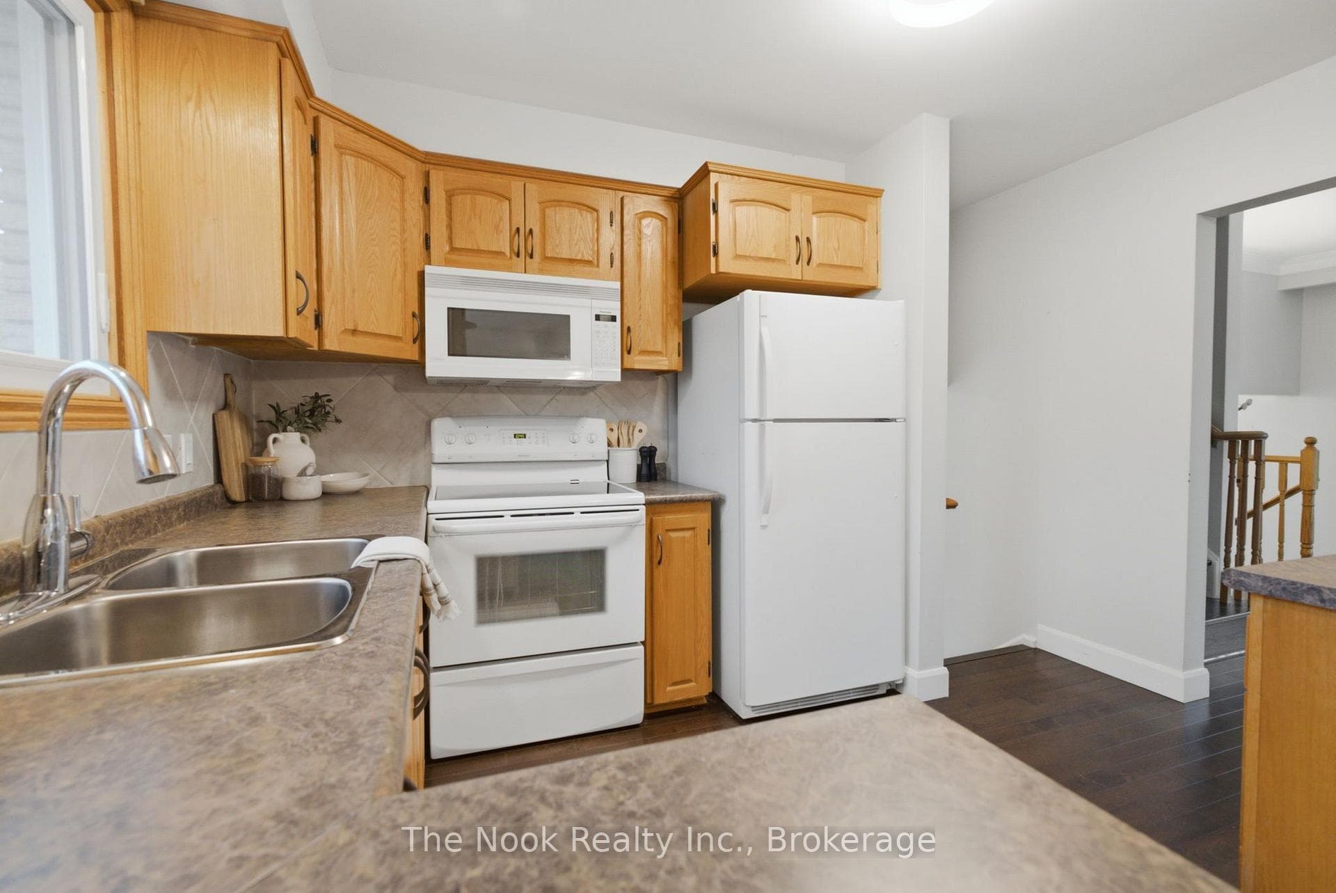 40 Keewatin Street photo 28