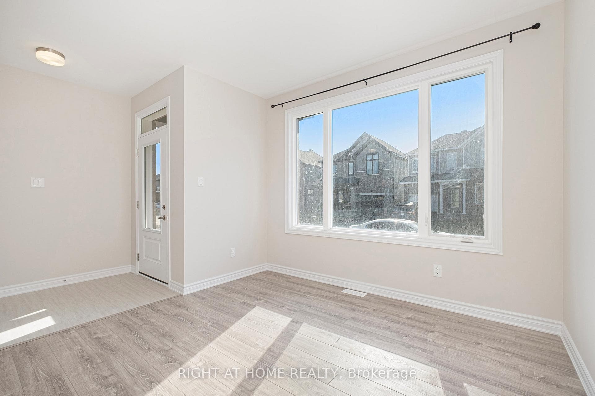 332 Peninsula Road photo 2