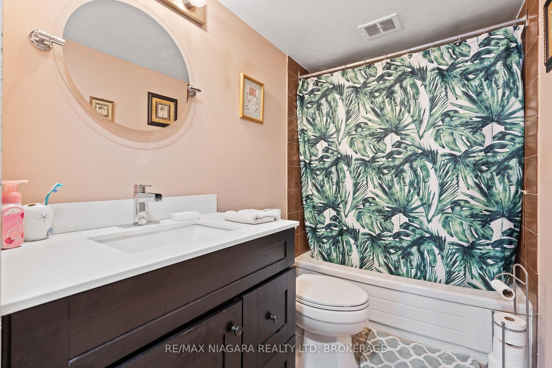 7 Gale Crescent Unit B5 photo 16