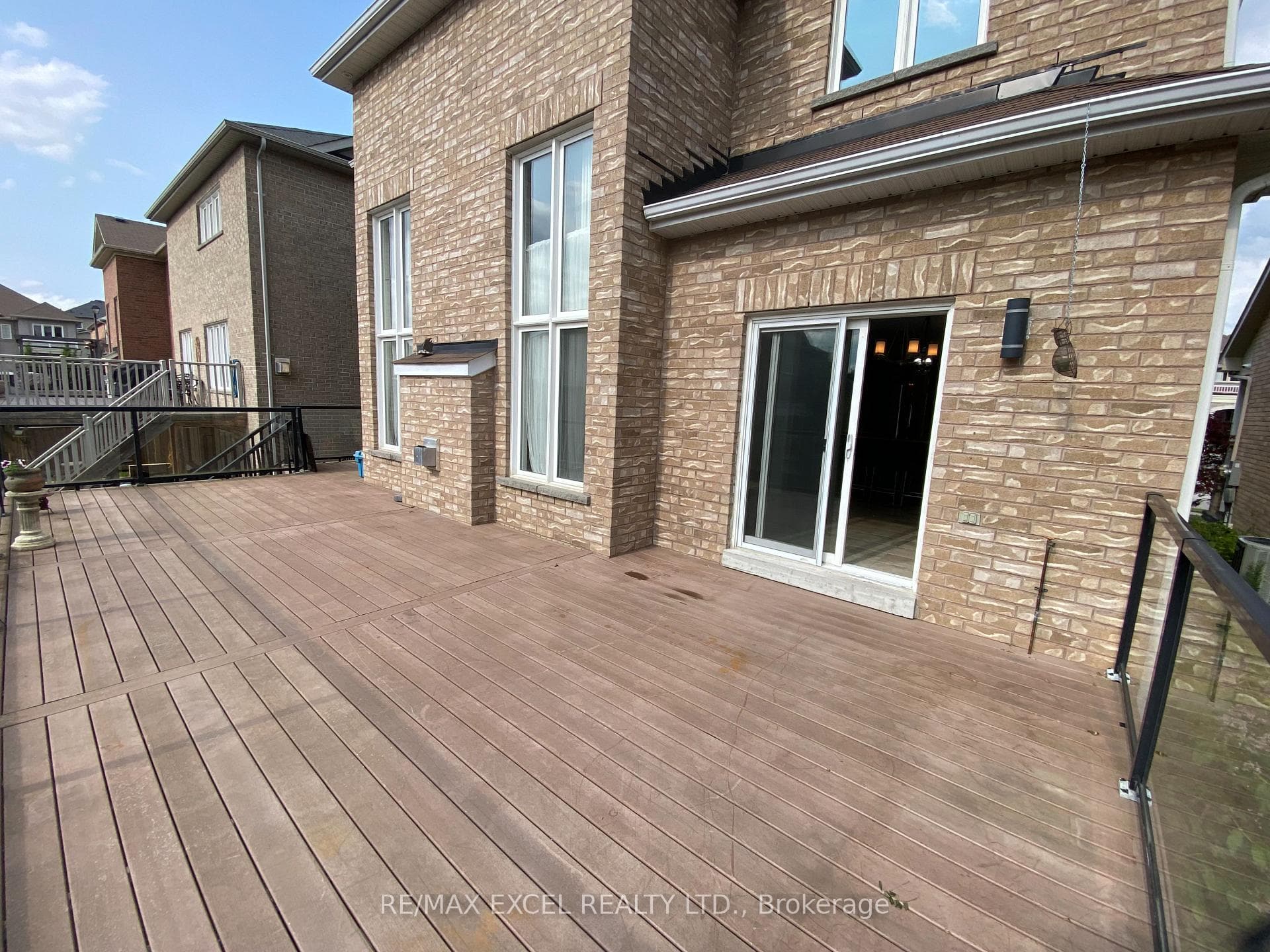 236 Roadhouse Boulevard photo 28
