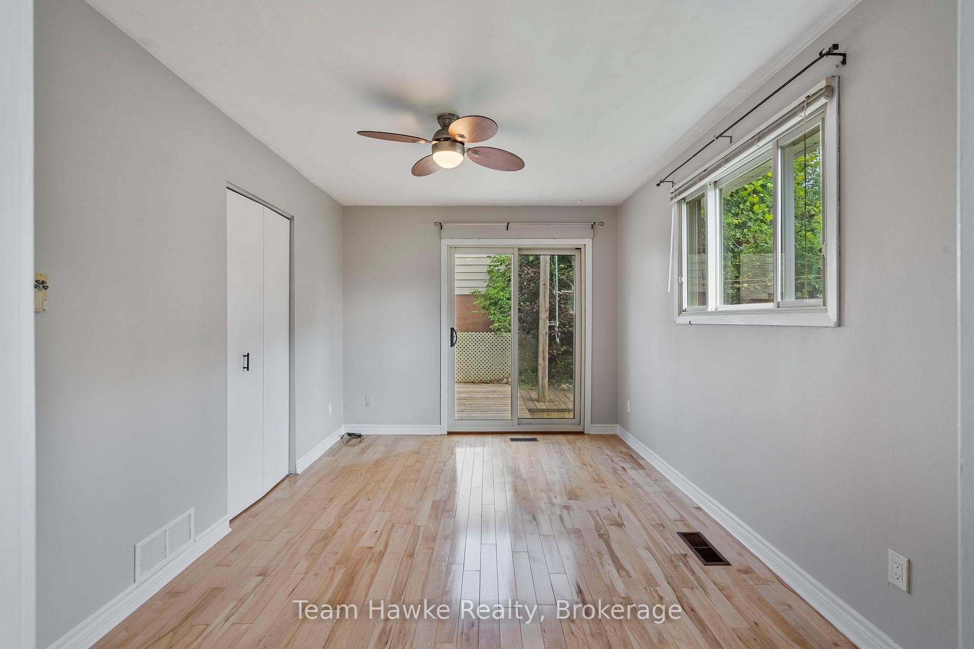 51 Easton Avenue photo 24