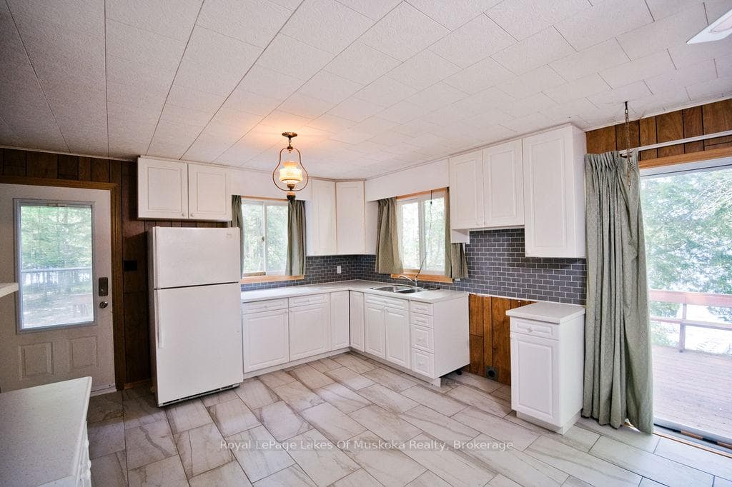 Huge Renovated Kitchen with Tons of Storage