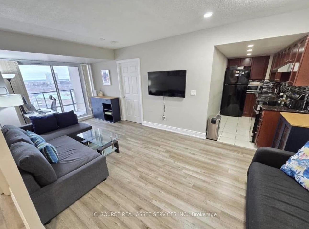 220 Forum Drive Unit 1507 photo 4