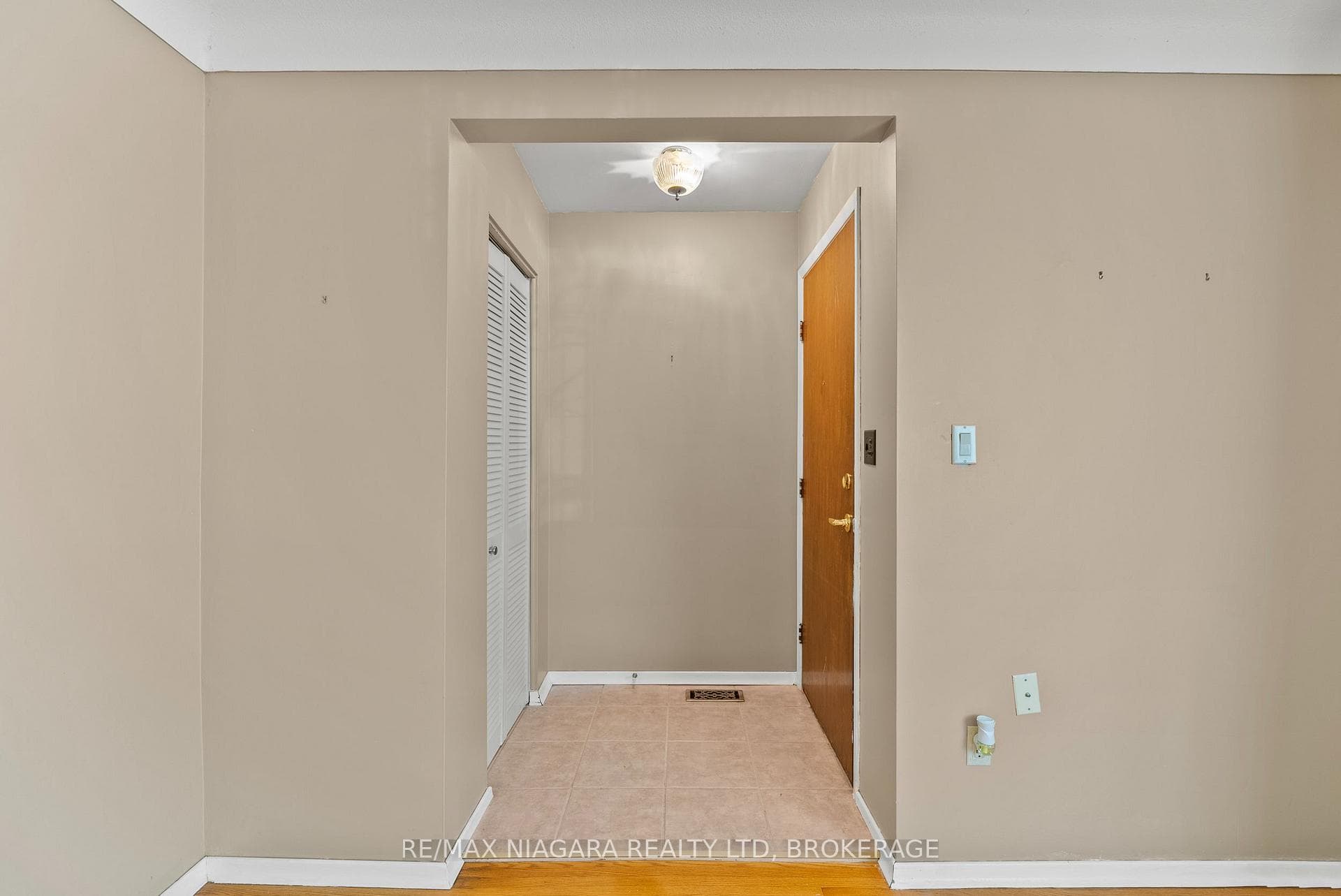 6 Bedford Court photo 35