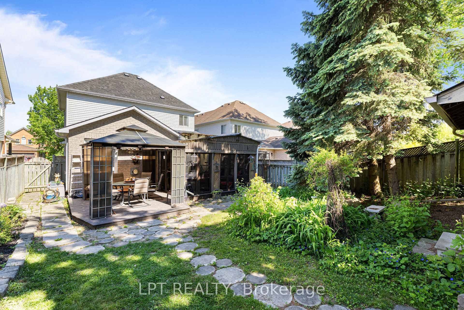 8 Burnaby Drive photo 37