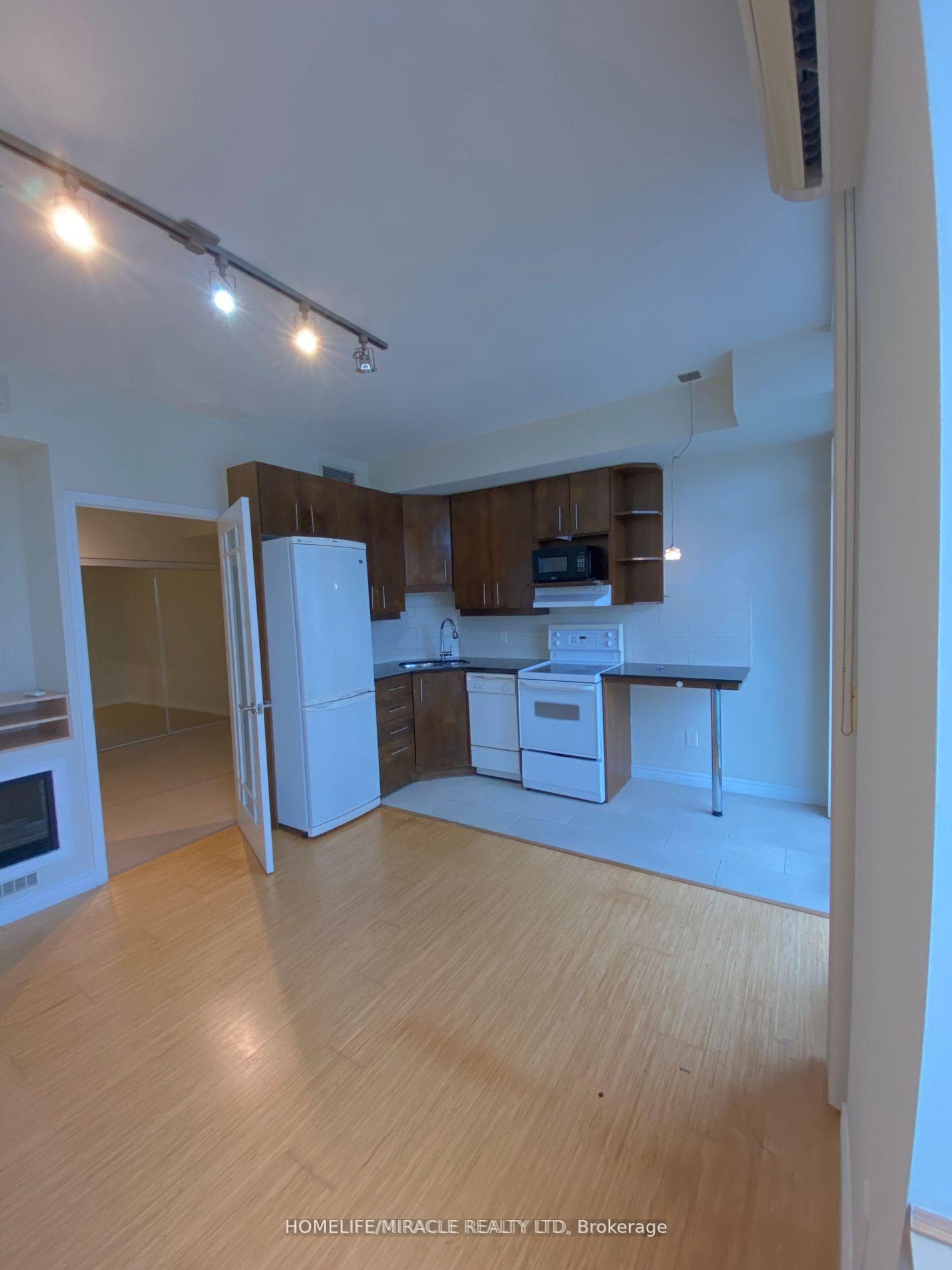 3504 Hurontario Street Unit 2606 photo 9