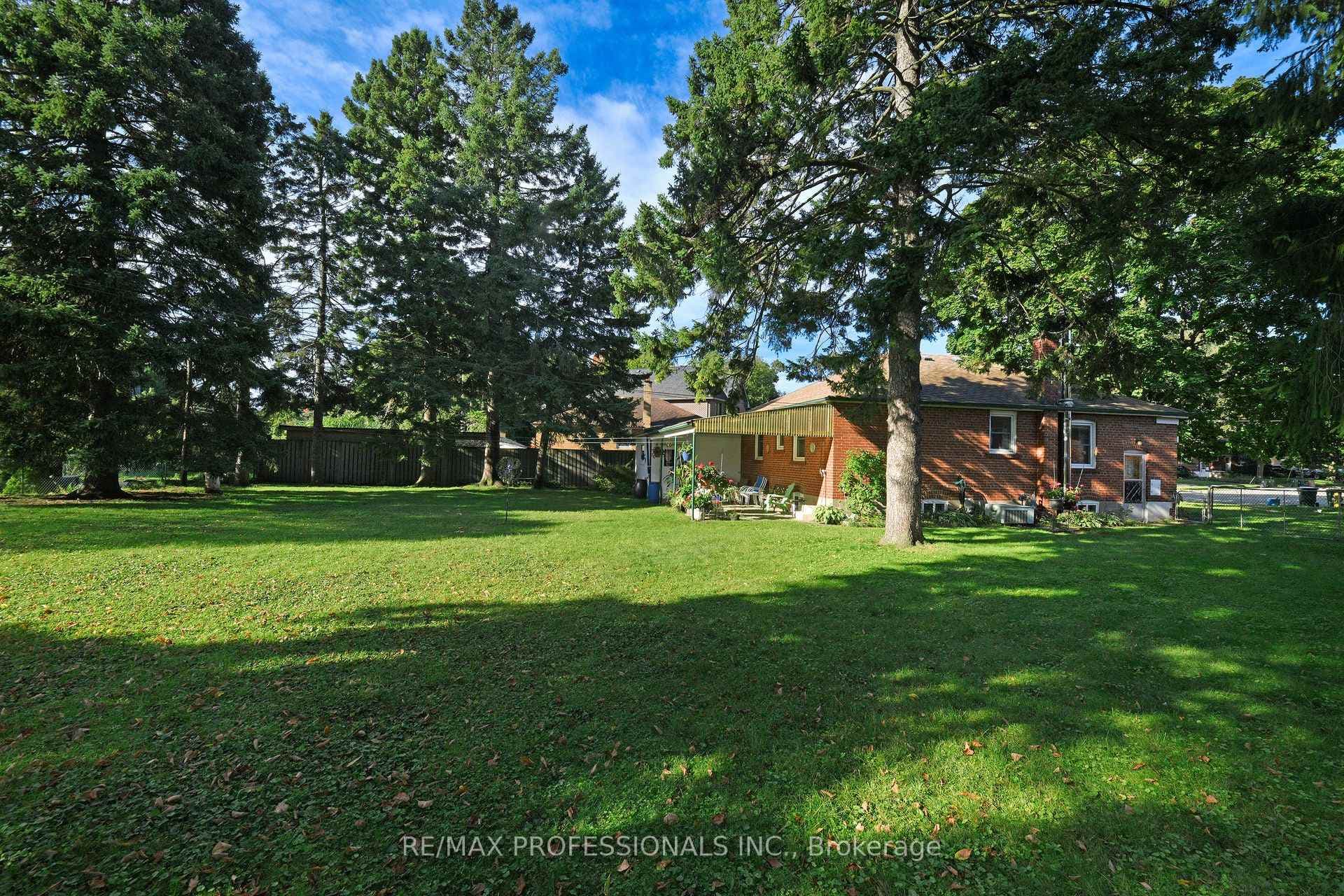 3 Sunset Avenue photo 2