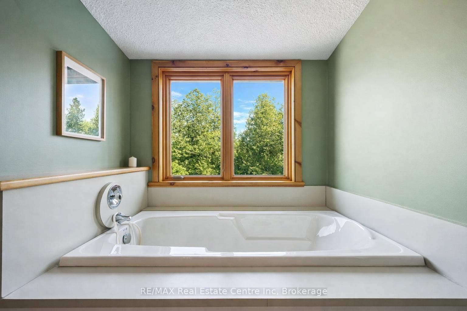 185 BARDEN Street photo 19