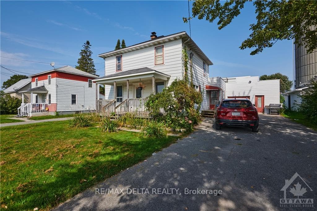 750 BREBEUF Street photo 2