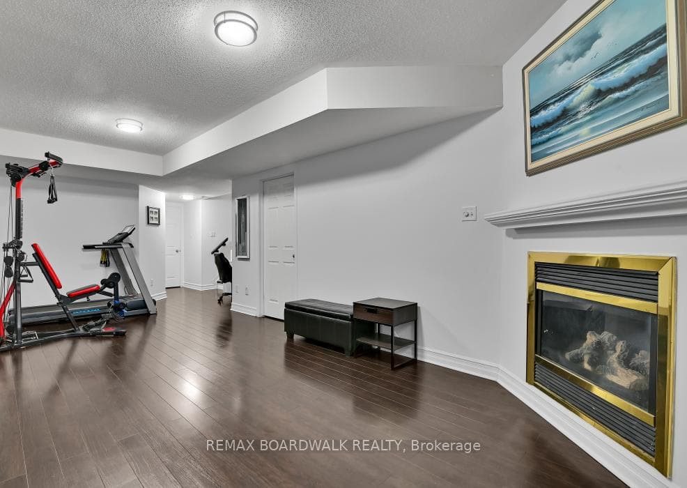 1160 Halton Terrace photo 28