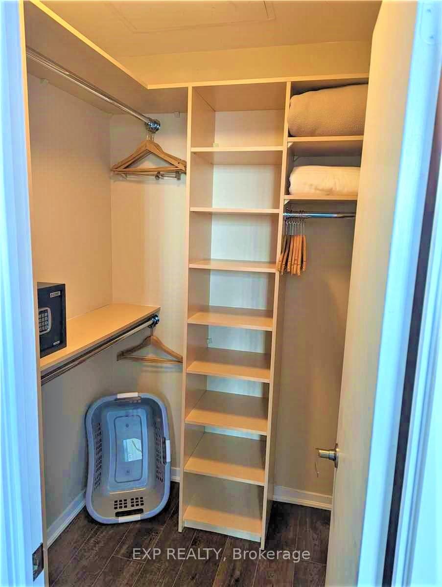 65 Bremner Boulevard Unit 4002 photo 10