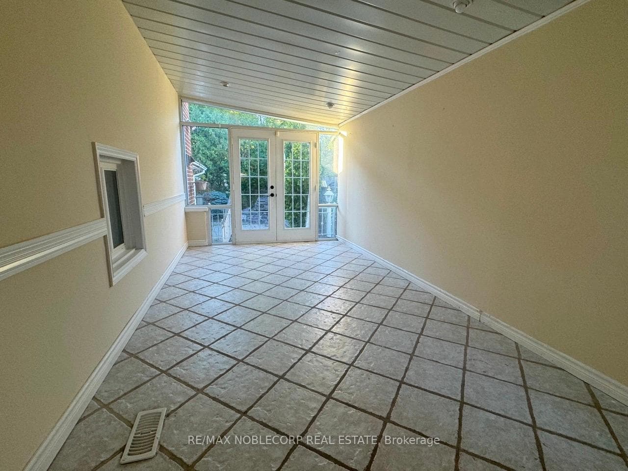 515 Louis Drive Unit Upper photo 12