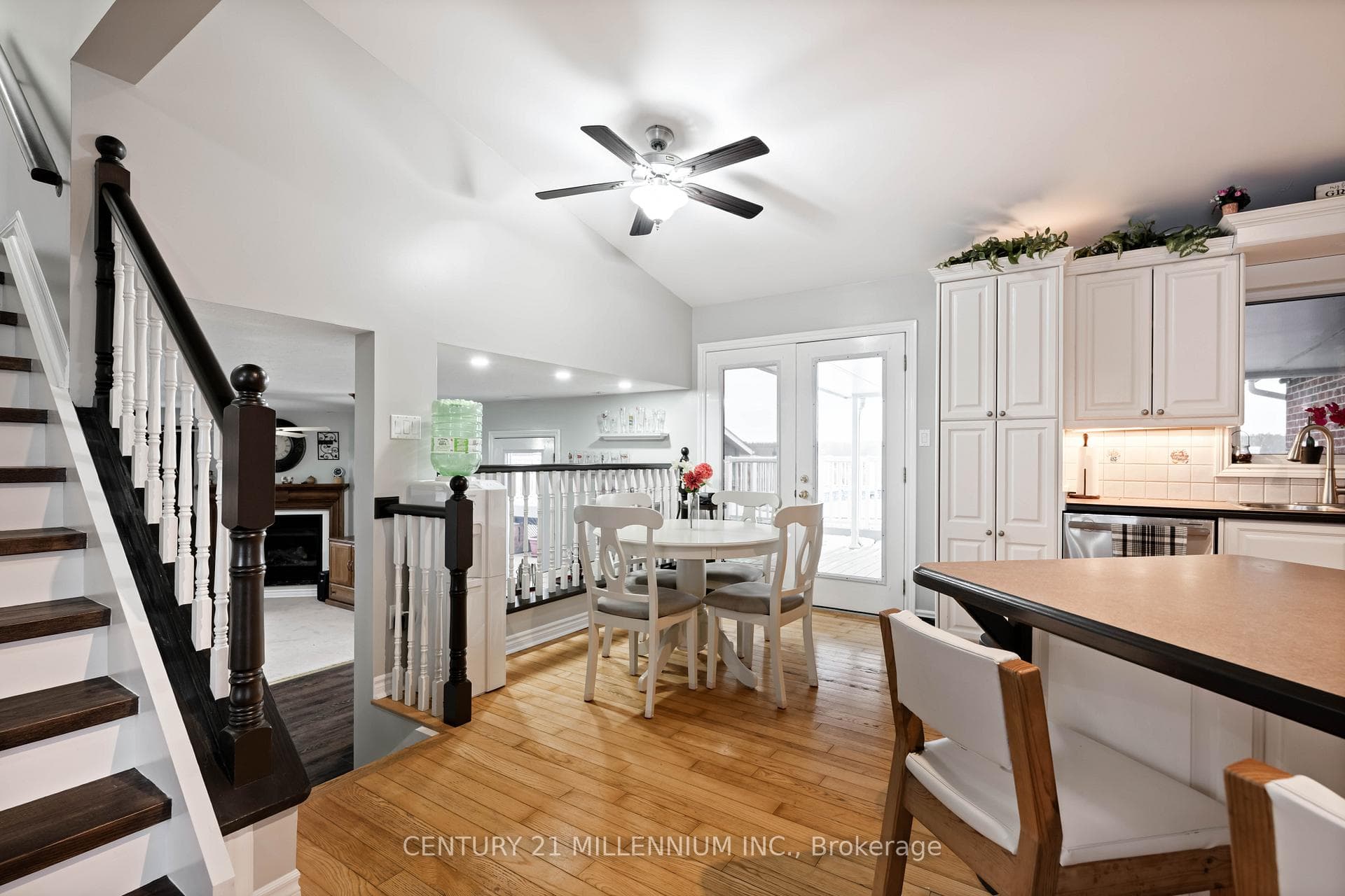 395115 County Road 12 Road photo 13