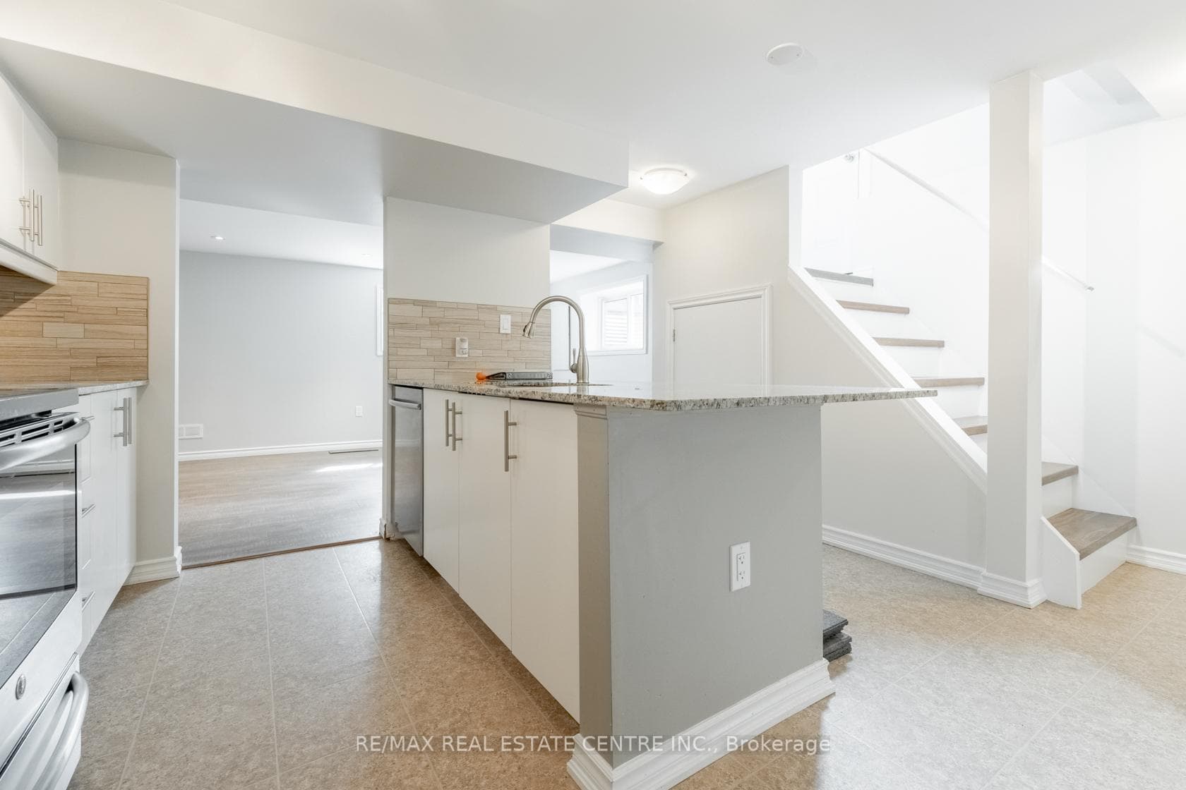 2 Bellingham Drive Unit 2 photo 9