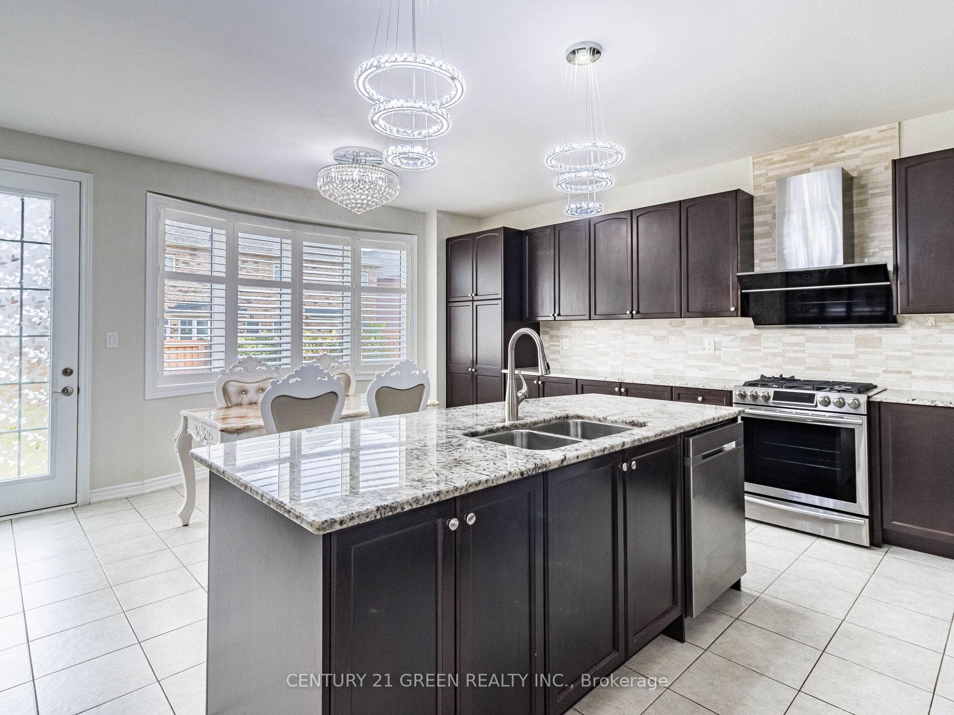 499 Dougall Avenue photo 18