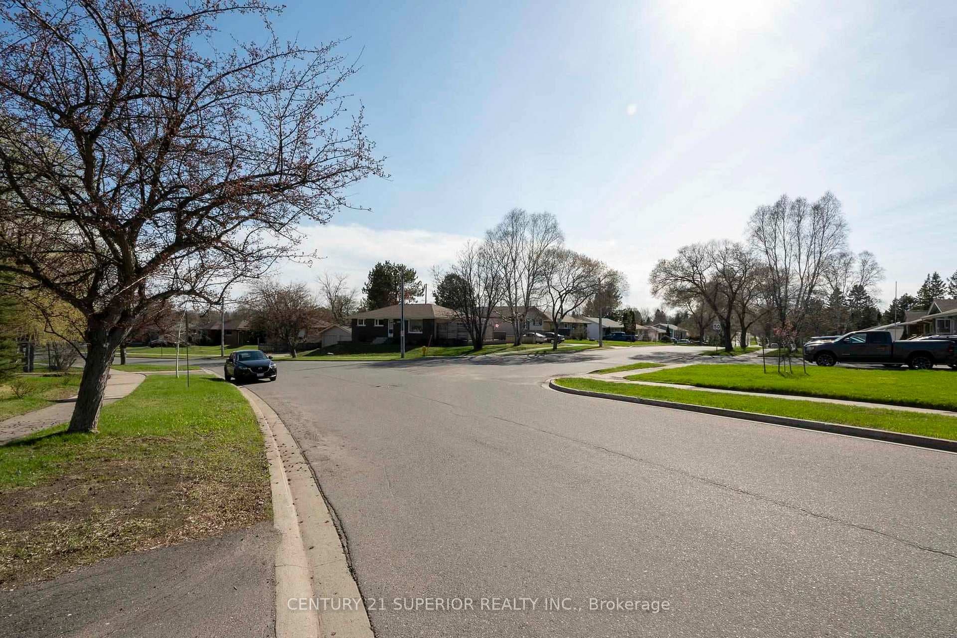 105 Hinton Ave photo 47