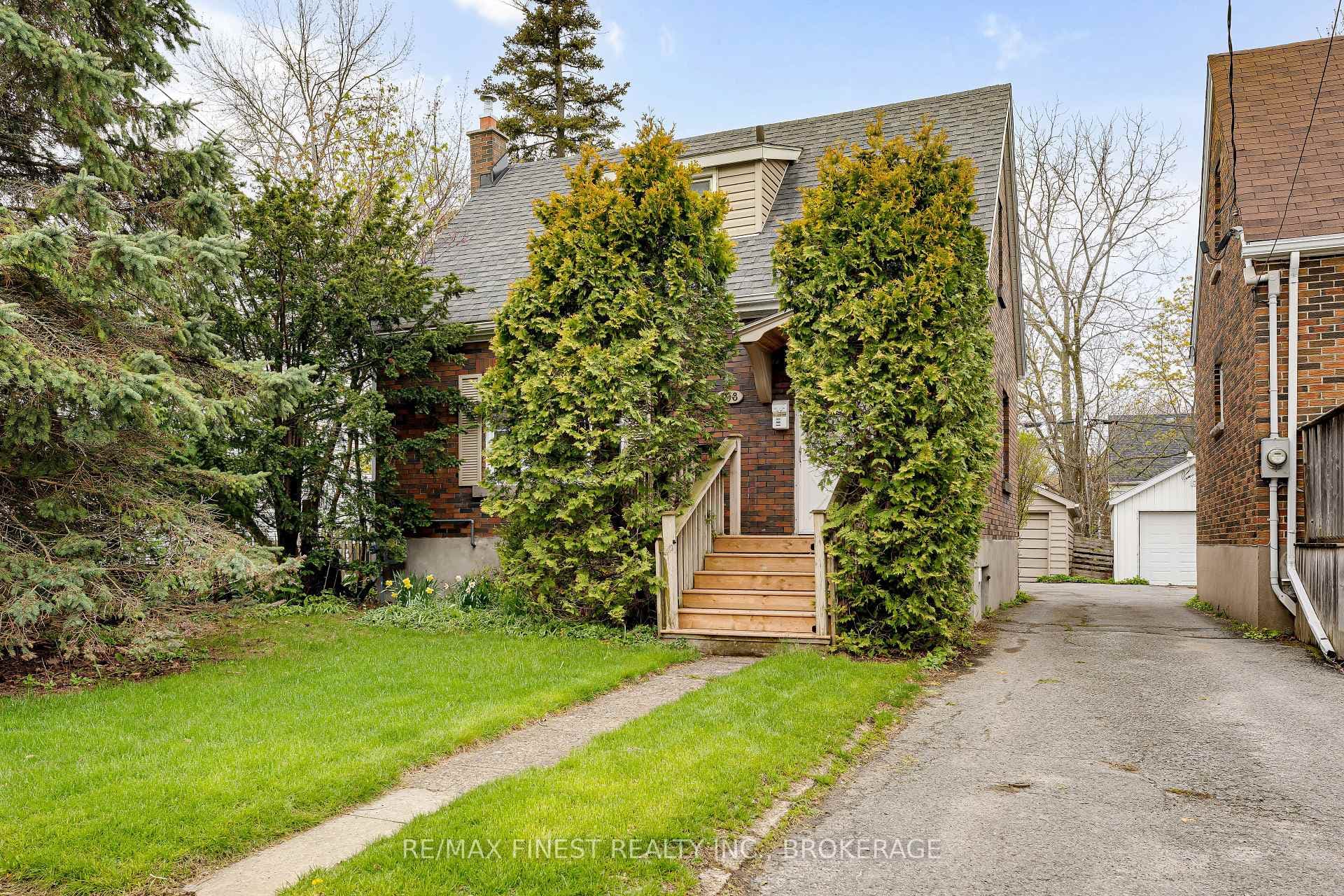 298 College Street photo 2