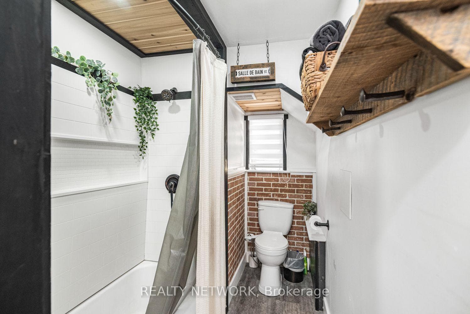 32 Grant Avenue photo 19