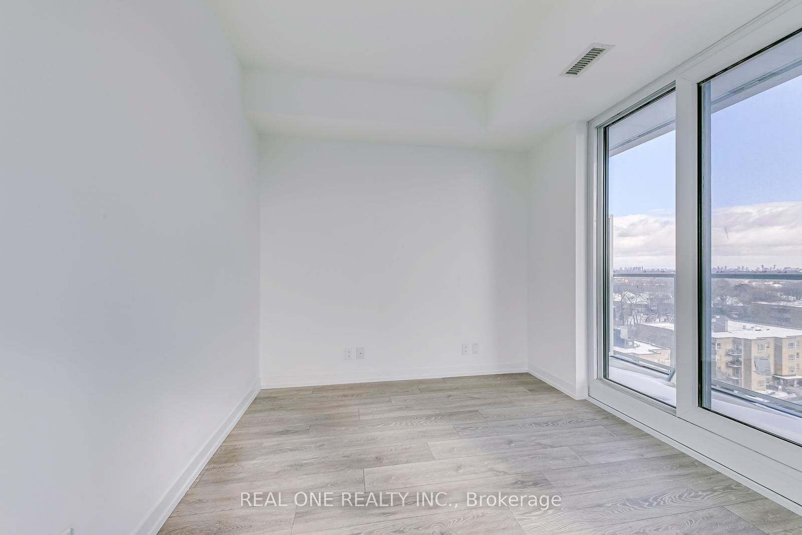 2020 Bathurst Street Unit 1520 photo 12