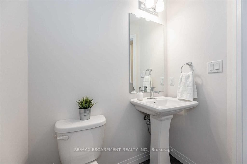 10 Showers Lane photo 25