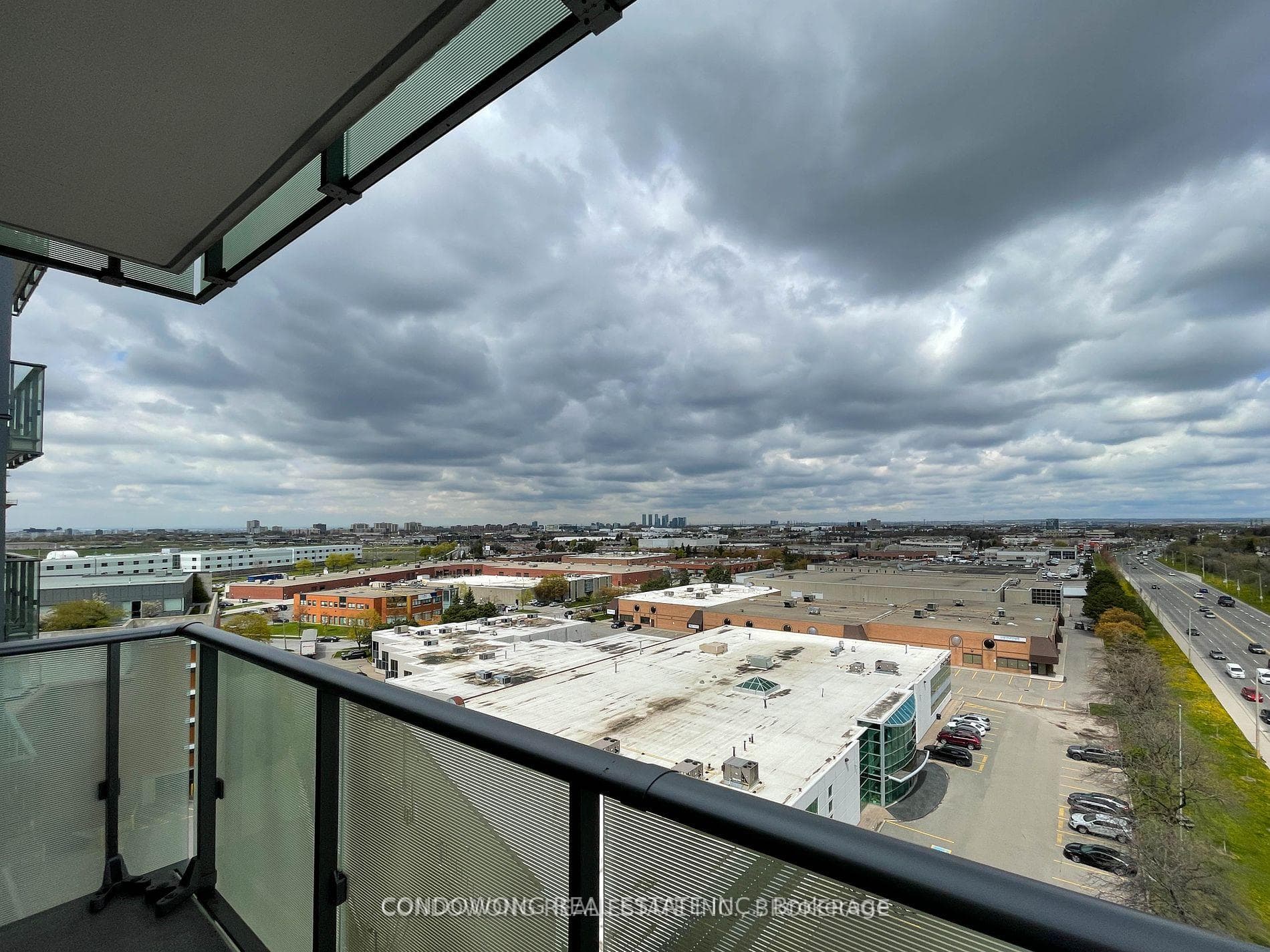 10 De Boers Drive Unit 1005 photo 18