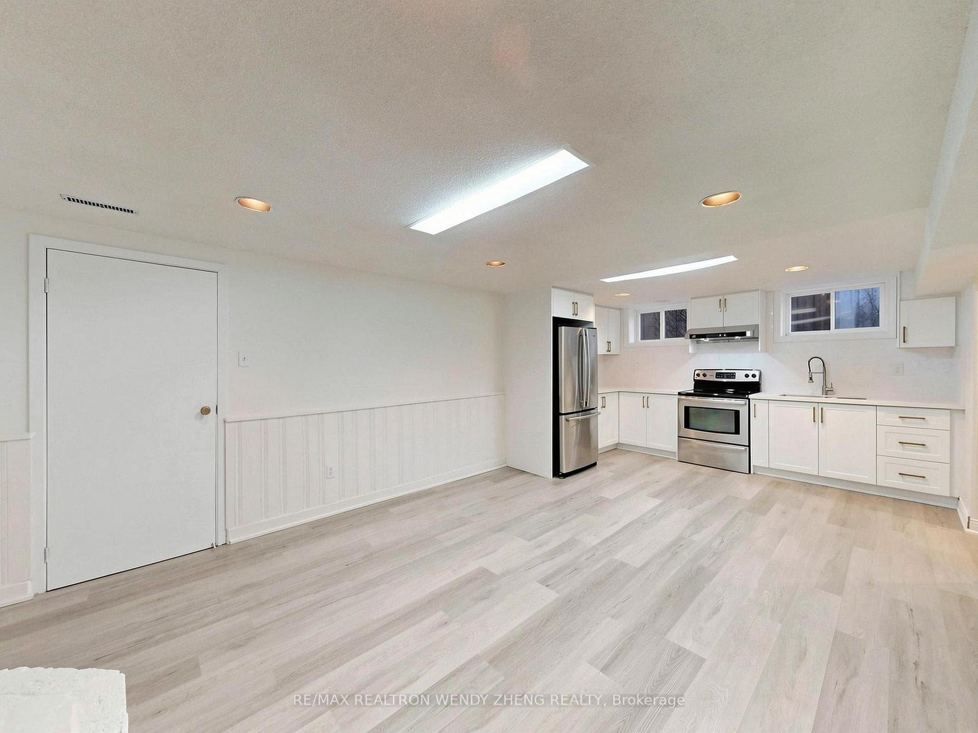 3 James Speight Road Unit Lower photo 6