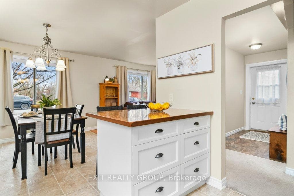 48 South George Street photo 12