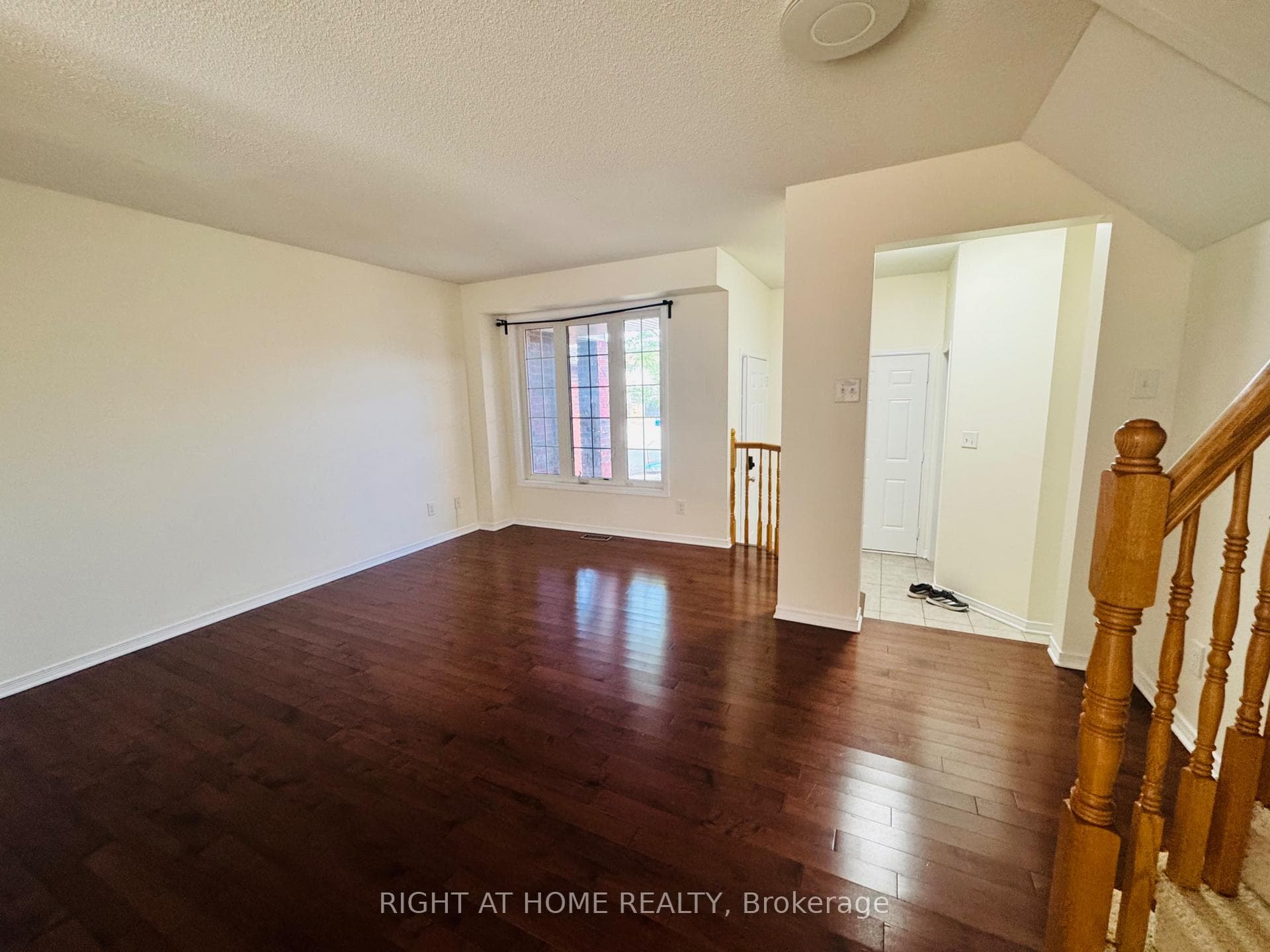 1069 Marconi Avenue photo 8