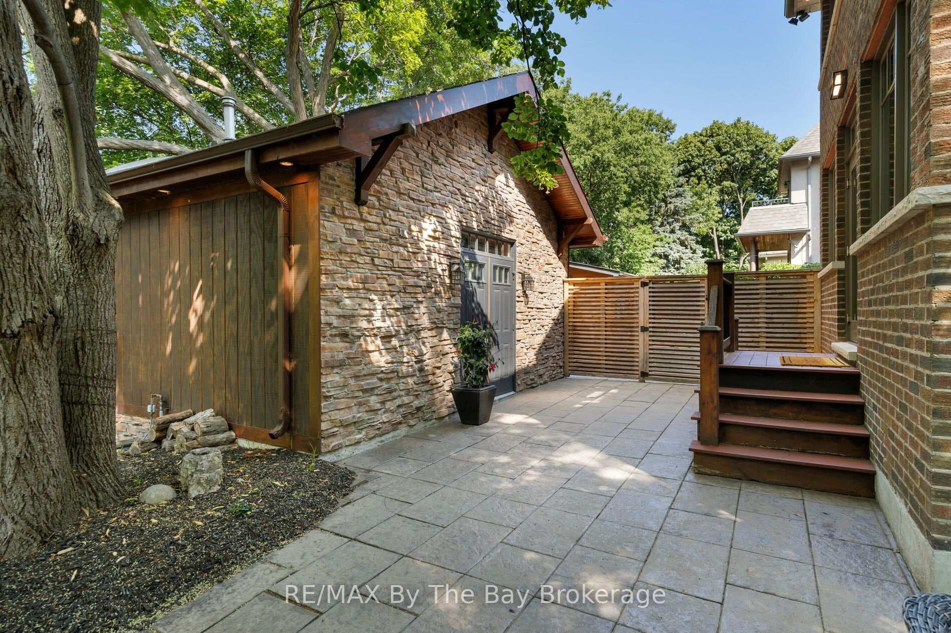 44 Rambert Crescent photo 22