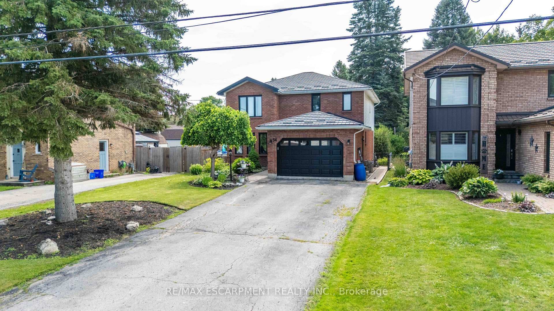 54 SELKIRK Street photo 1