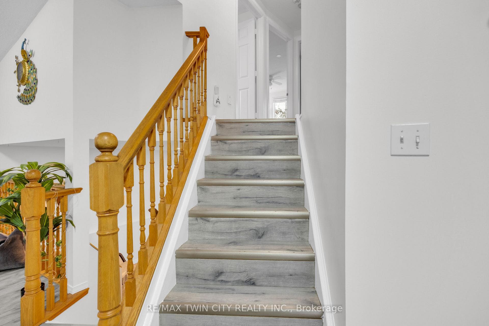 9 Bush Clover Crescent photo 16