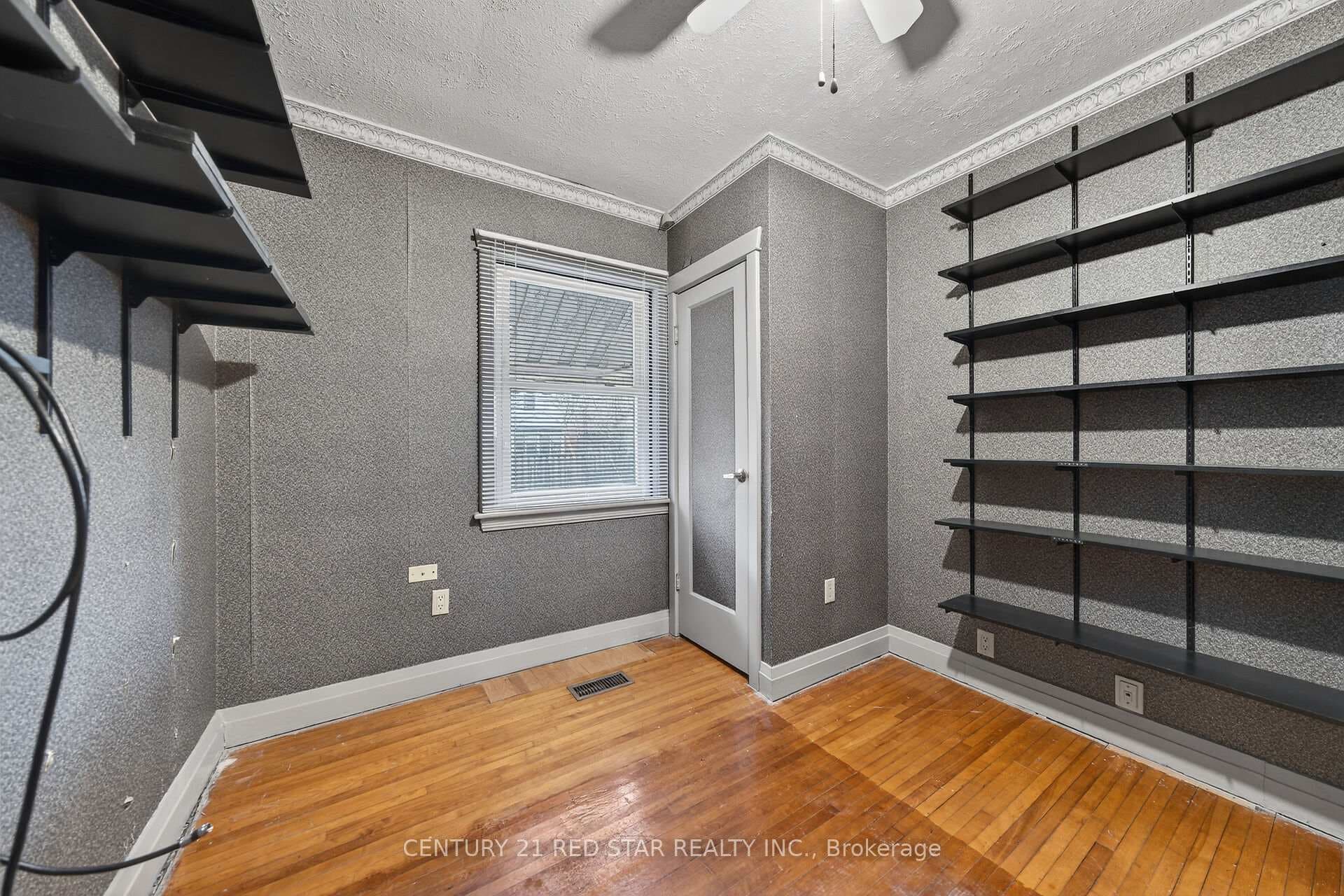 210 Huxley Avenue photo 13