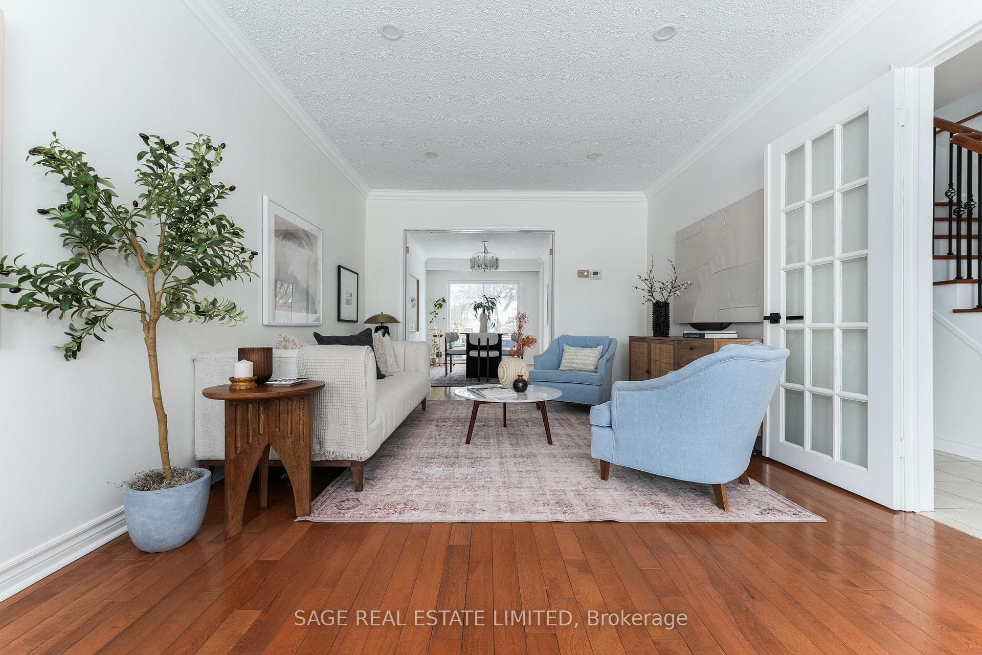2505 Barcella Crescent photo 3
