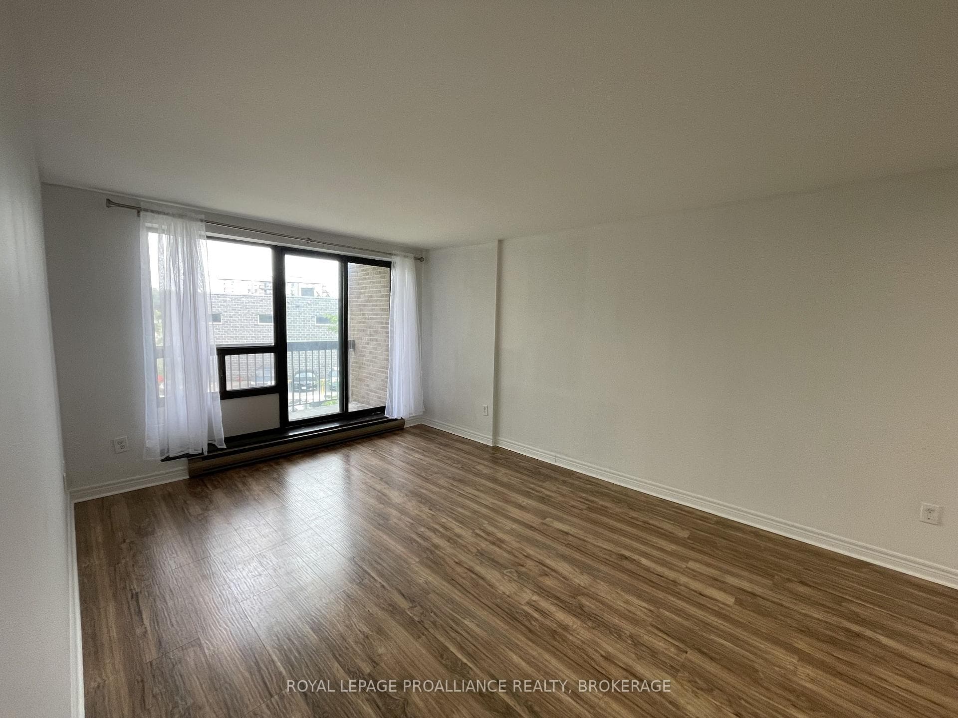 334 Queen Mary Road Unit 215 photo 8