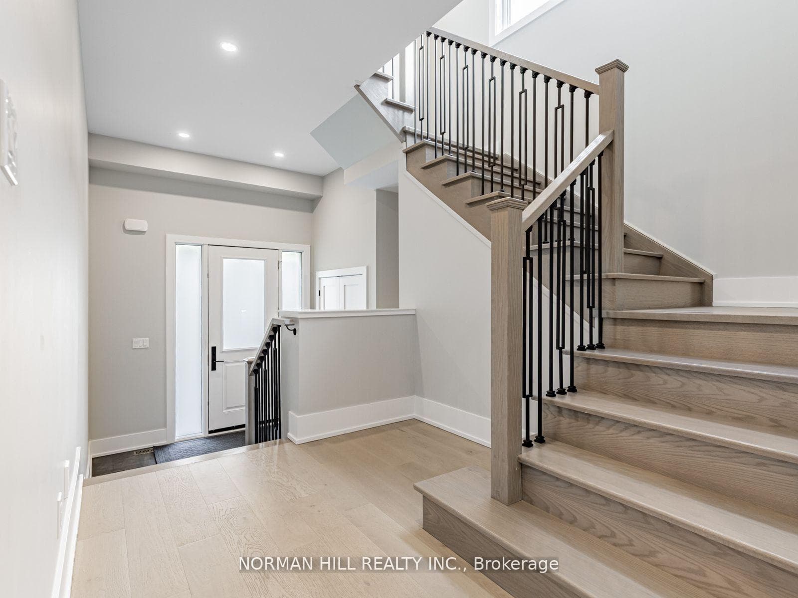 776 Churchill Lane photo 4