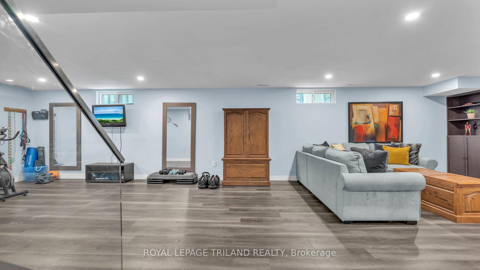 924 Farnham Road photo 33