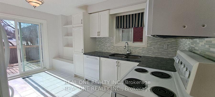 552 Marlatt Drive photo 7