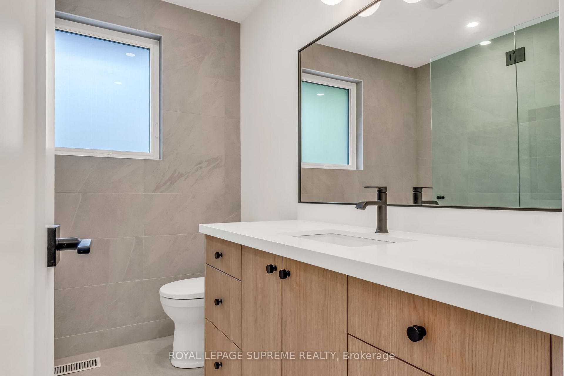 485 Anthony Drive Unit Main photo 29