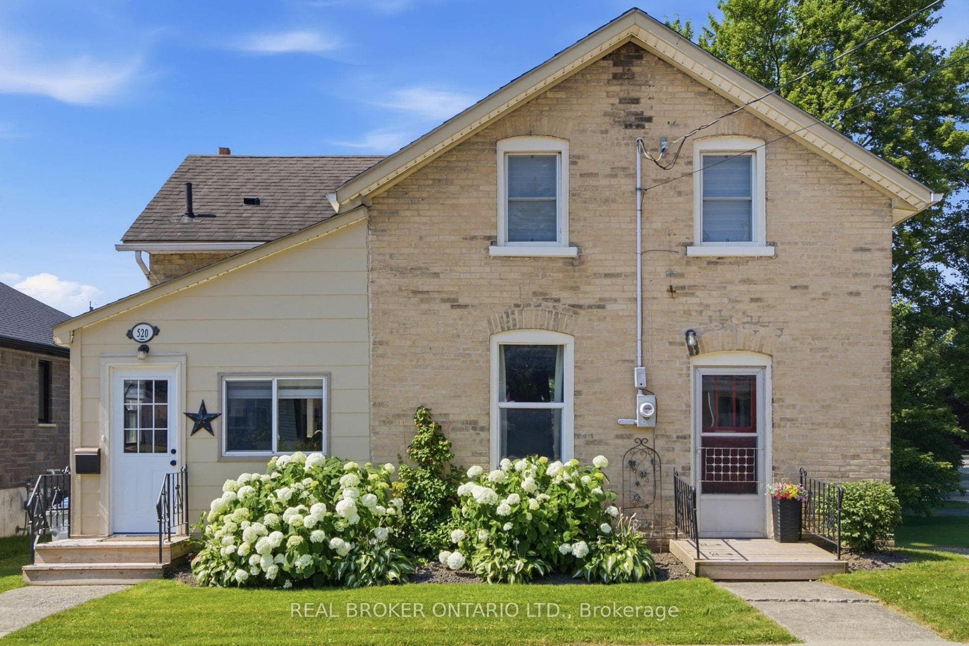 520 Elma Street photo 5
