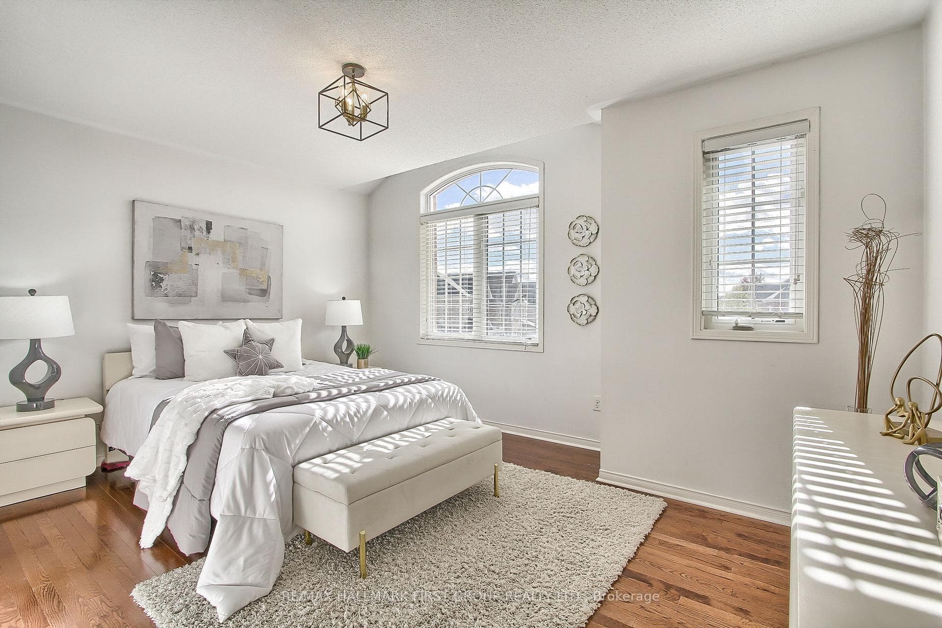 127 Decourcy-Ireland Circle photo 32