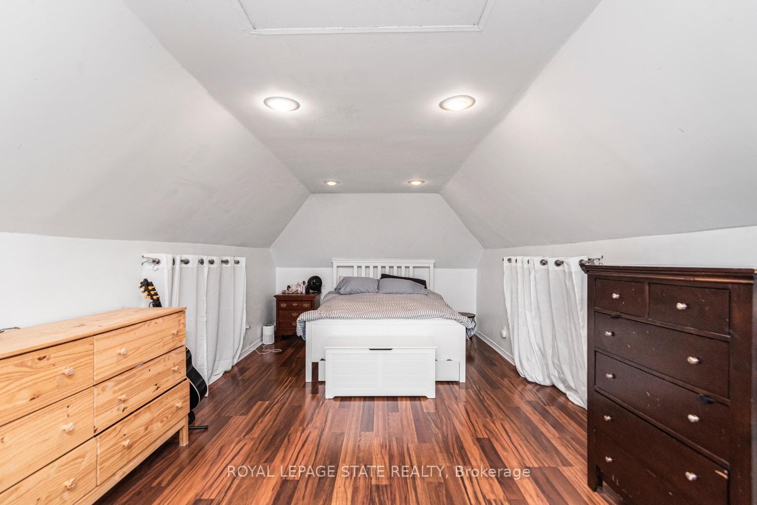 52 Cameron Avenue photo 30